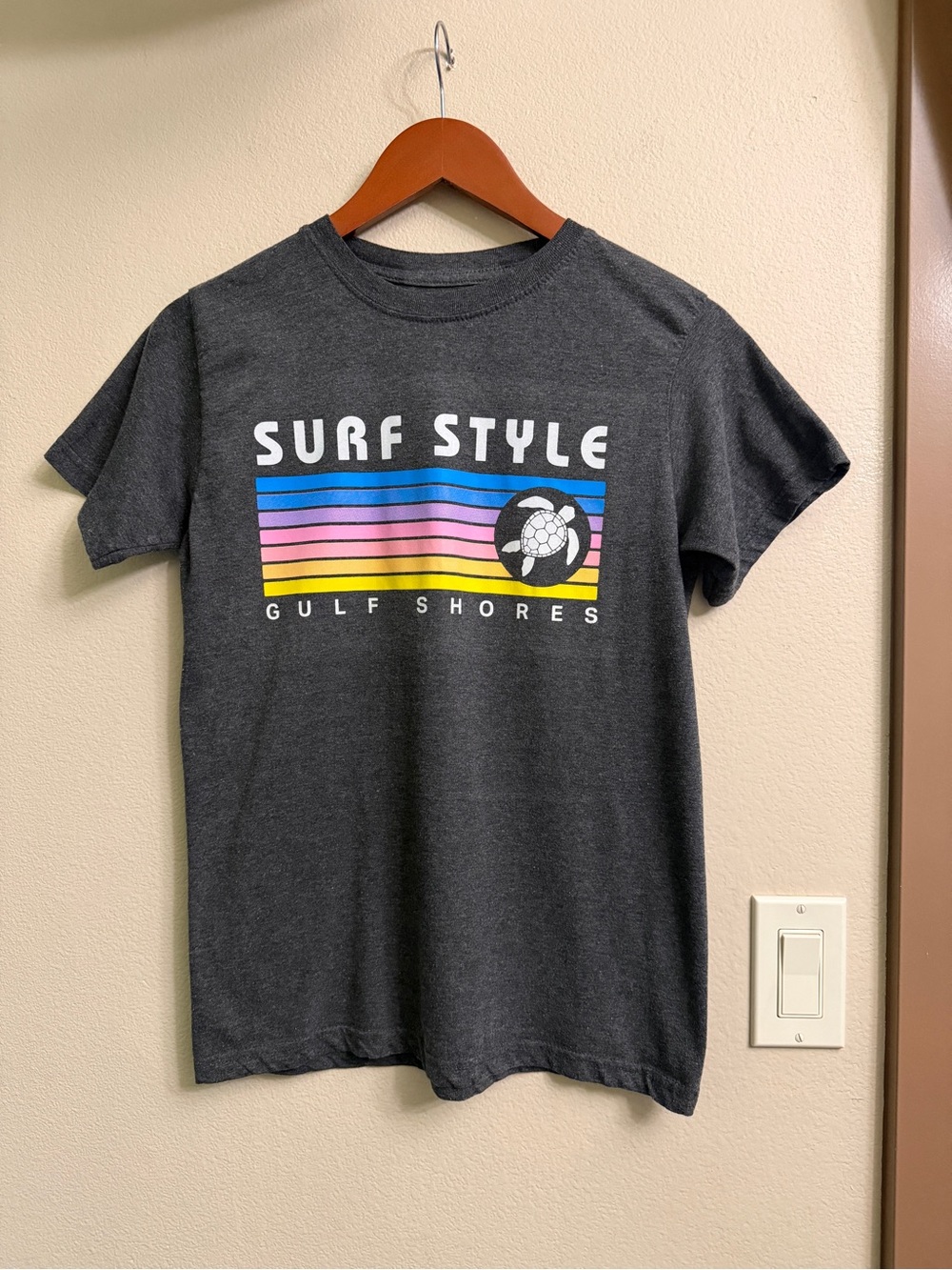Surf Style “Gulf Shores”Retro Turtle 🐢 Stripe Graphic Tee, Small